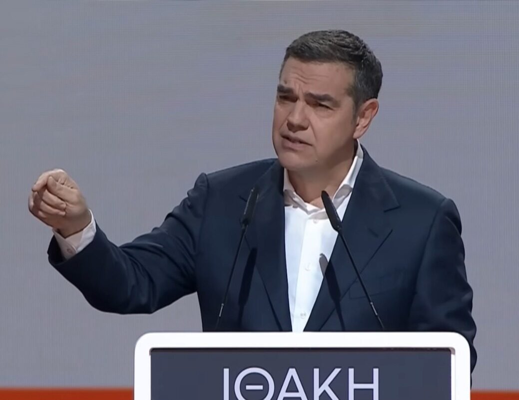 Τσίπρας: Η βραδιά στο Παλλάς που άλλαξε το σκηνικό – Τα μηνύματα πίσω από τον εξώστη [Βίντεο]