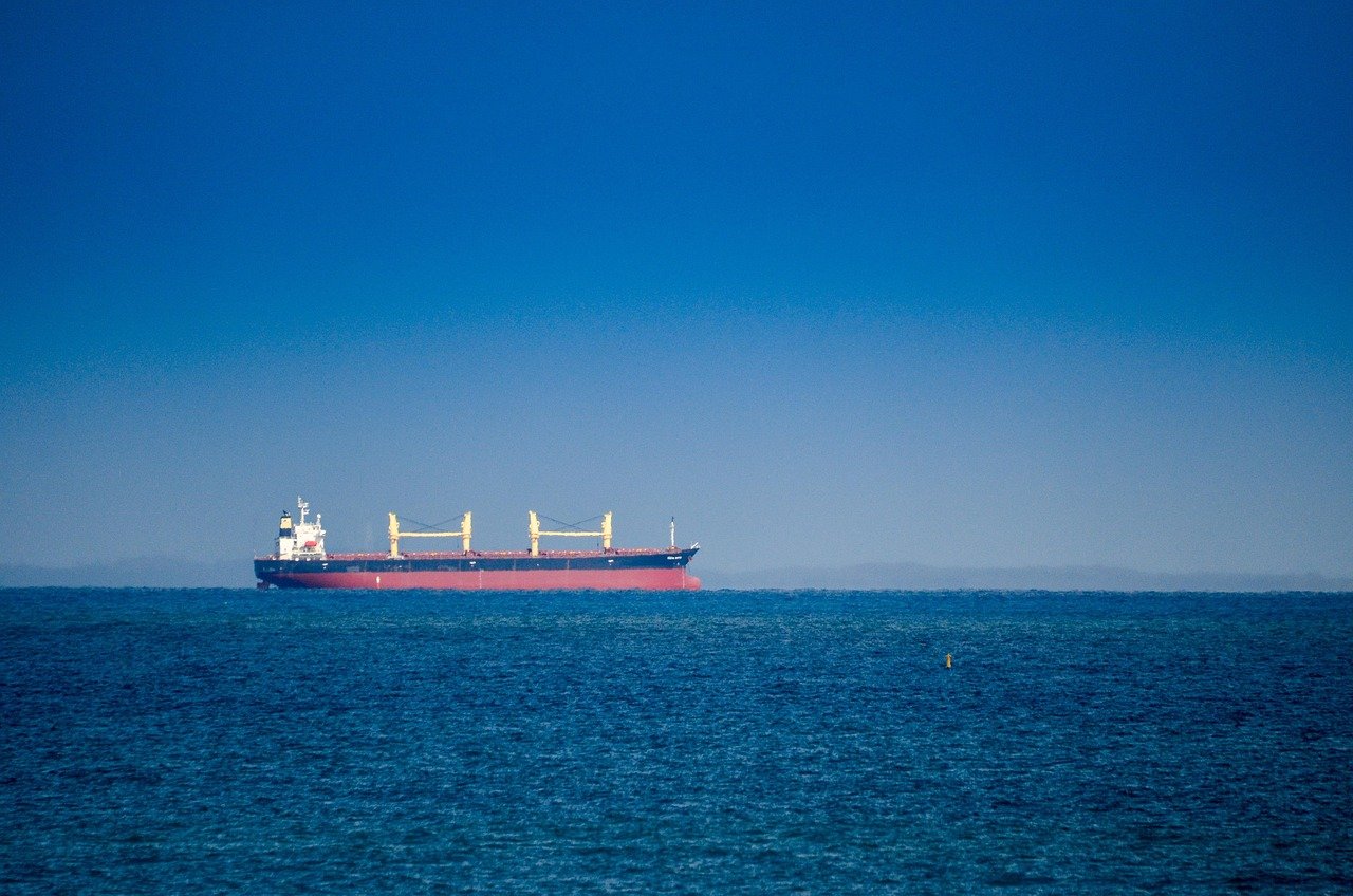 Ιράν: «Έχουμε πλήρη έλεγχο στο Στενό του Ορμούζ» – Τι σημαίνει το κλείσιμο για τις τιμές πετρελαίου