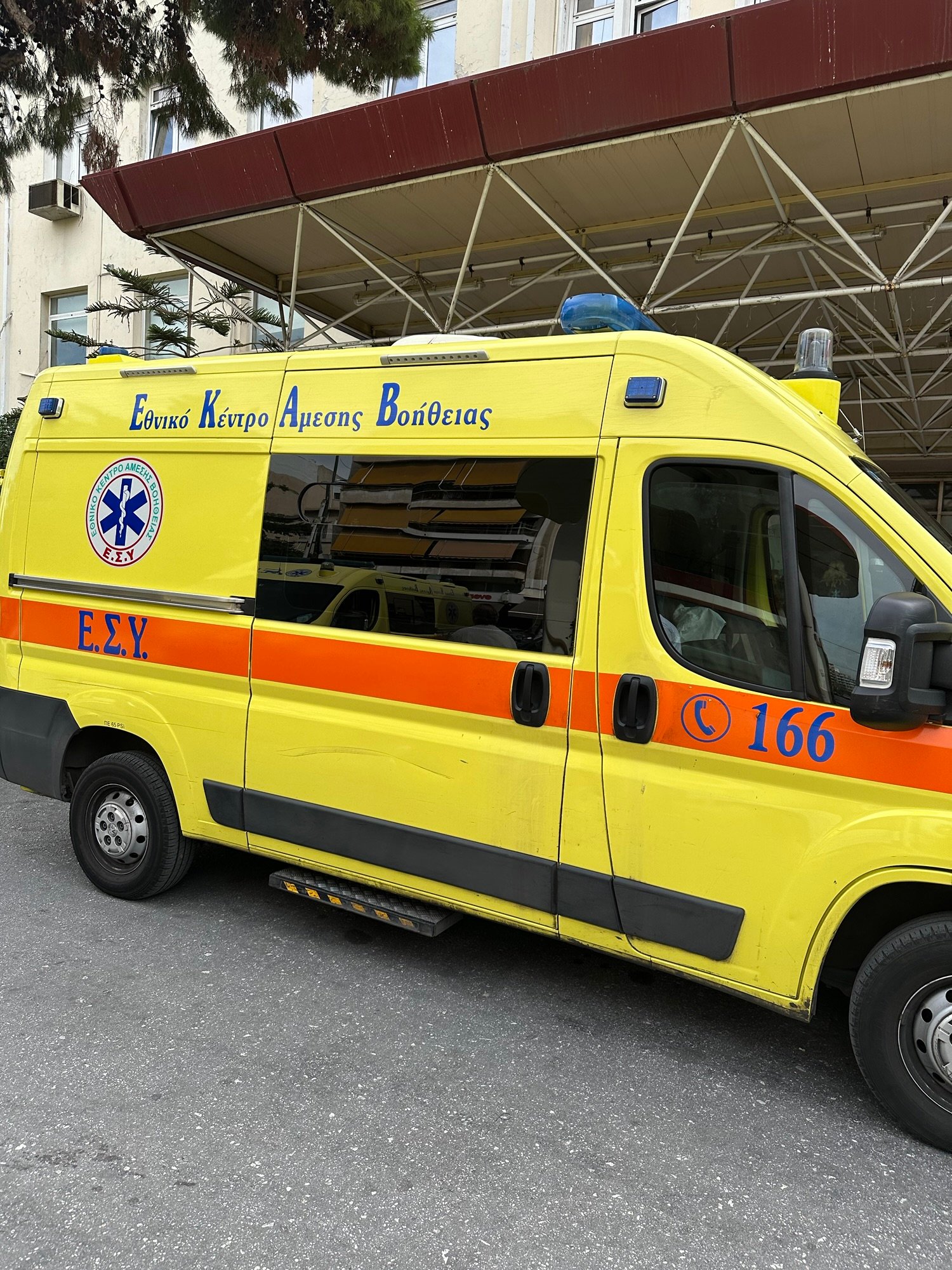 Θεσσαλονίκη τροχαίο: Σύγκρουση ΙΧ με μηχανή στην Καλαμαριά – Στο νοσοκομείο η αναβάτης